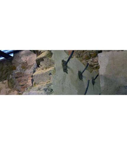 muro con fondamenta in vista
